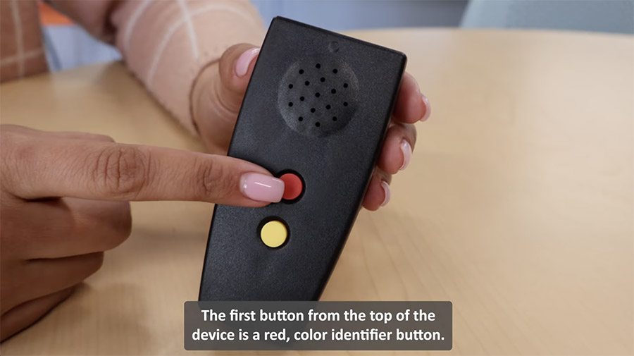 A person how to use a Colorino Color Detector.